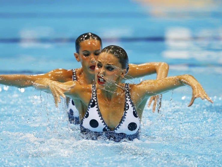 Never Take Photos Of Synchronized Swimming…