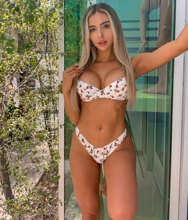 Beautiful Summer Loving Bikini Girls