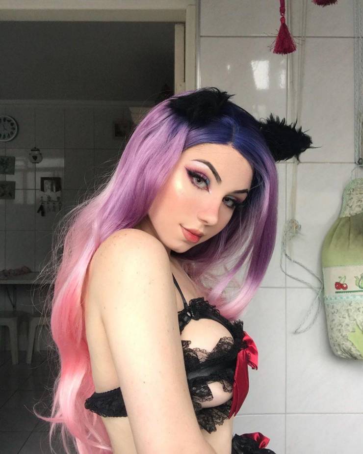 Maria Knows The Secret Of Great Cosplay!