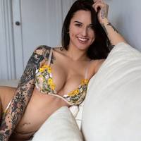 hot girls with big guns 47 pics 4 gifs.html - 47 HD GIF | Premium Gallery 2017