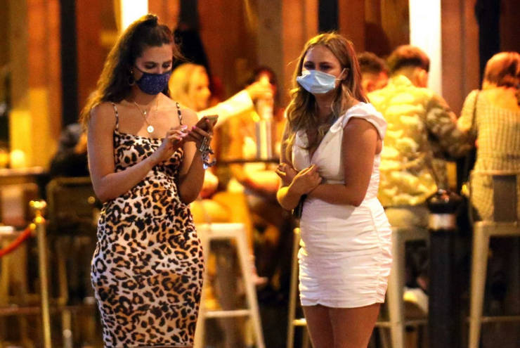 Bad Weather? Brits Don’t Care, Because It’s Bank Holiday!