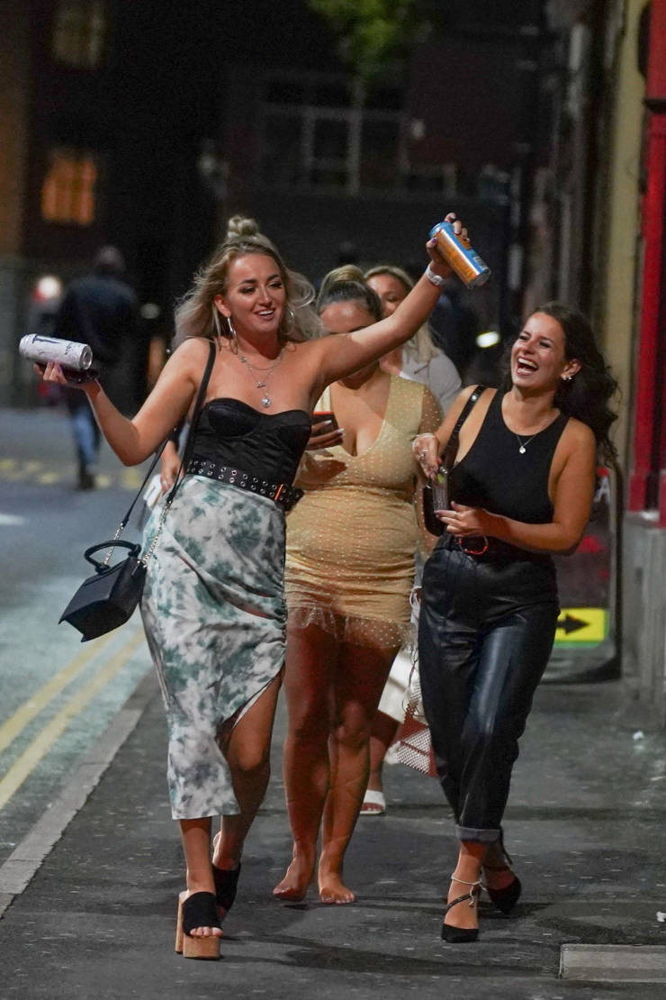 Bad Weather? Brits Don’t Care, Because It’s Bank Holiday!