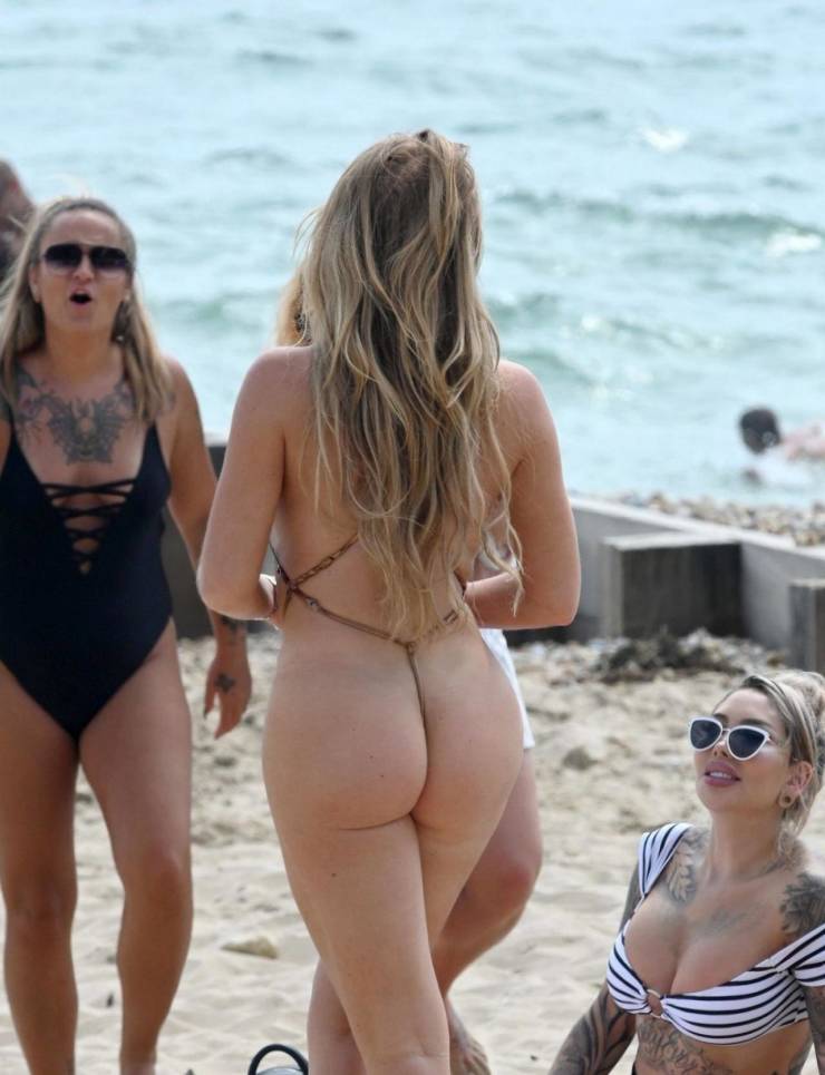 Aisleyne Horgan-Wallace And Her Beach Weekend