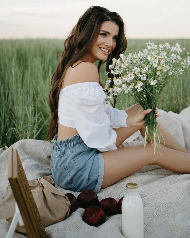 Meet Russia’s Most Beautiful Stewardess – Alena Glukhova