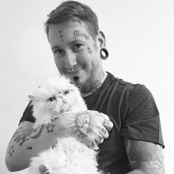 Freaks! Freaks Everywhere!