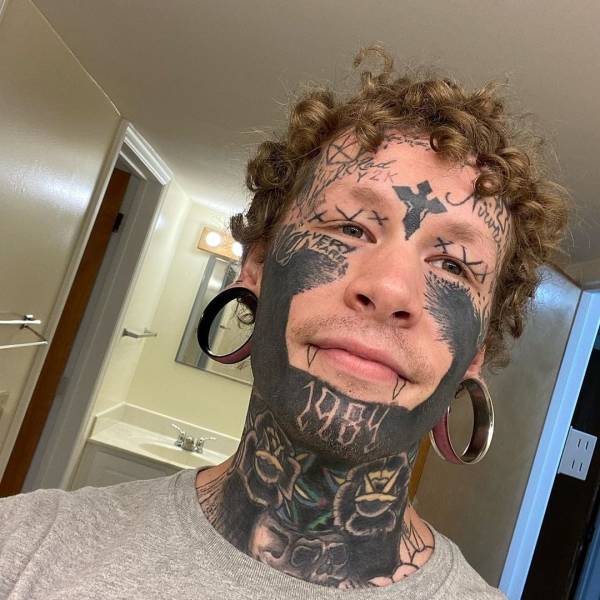 Freaks! Freaks Everywhere!