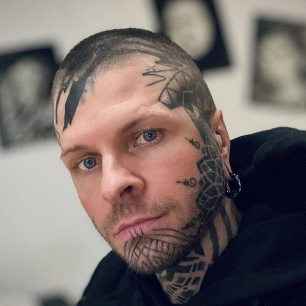 Freaks! Freaks Everywhere!