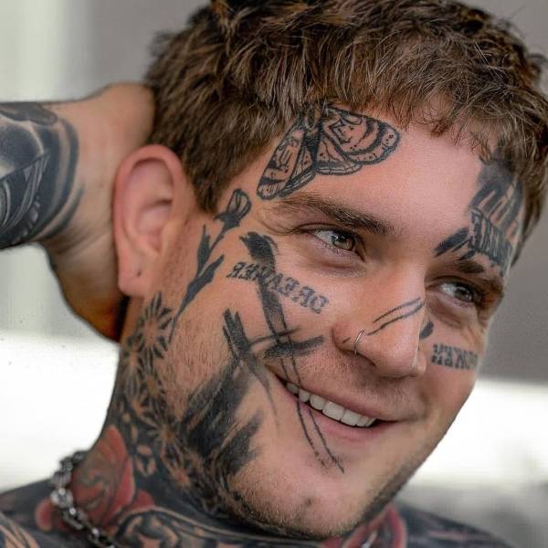 Freaks! Freaks Everywhere!