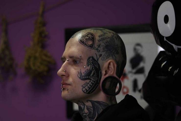 Freaks! Freaks Everywhere!