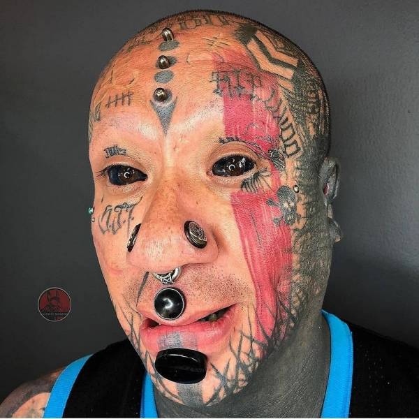 Freaks! Freaks Everywhere!