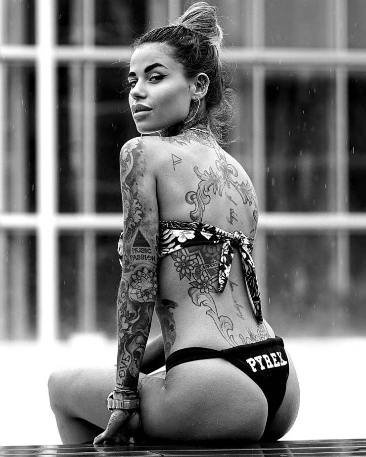 Pretty Girls And Tattoos