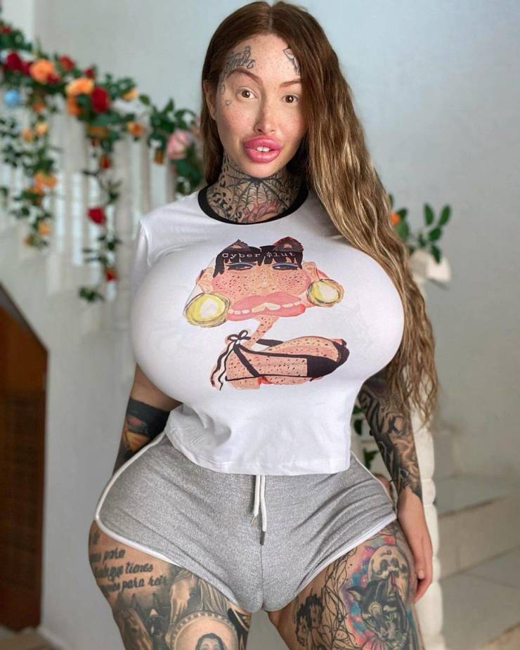 Plastic Surgery Fanatic Revealed Her Pre-Surgery Photos