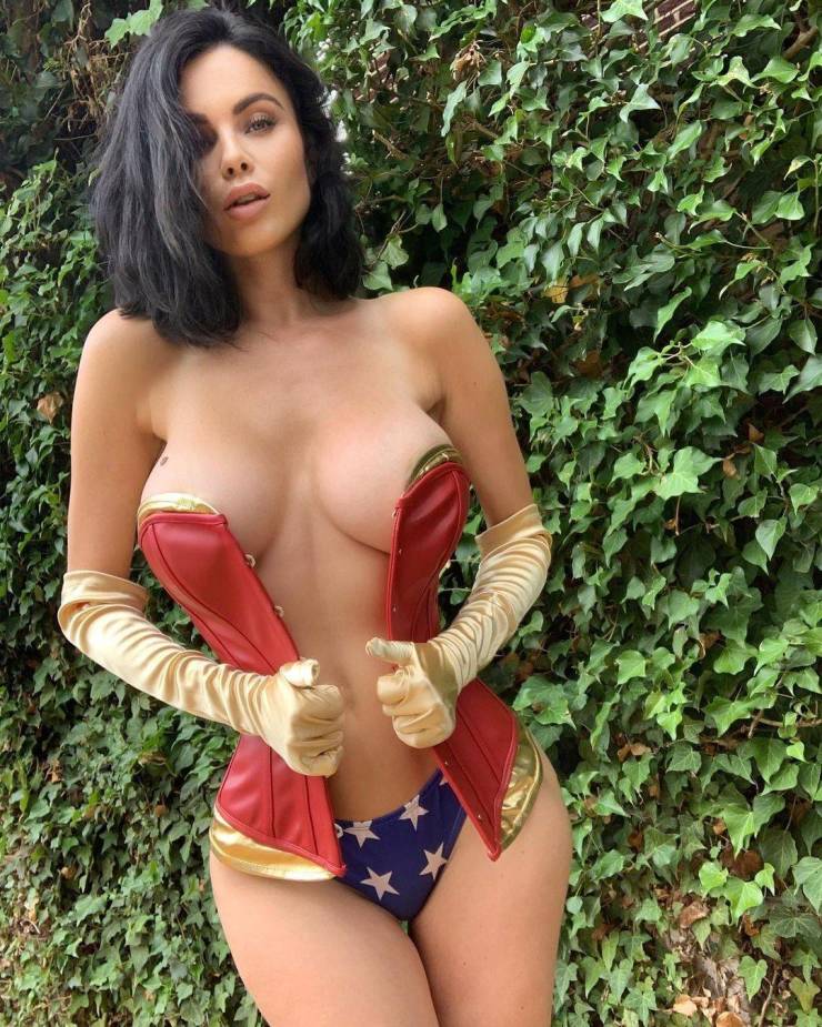 The Sexy Cosplay Girls of Every Nerd’s Fantasy