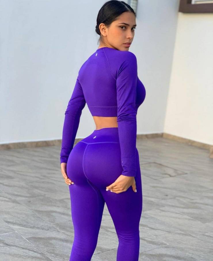 Yoga Pants Season Has Arrived!