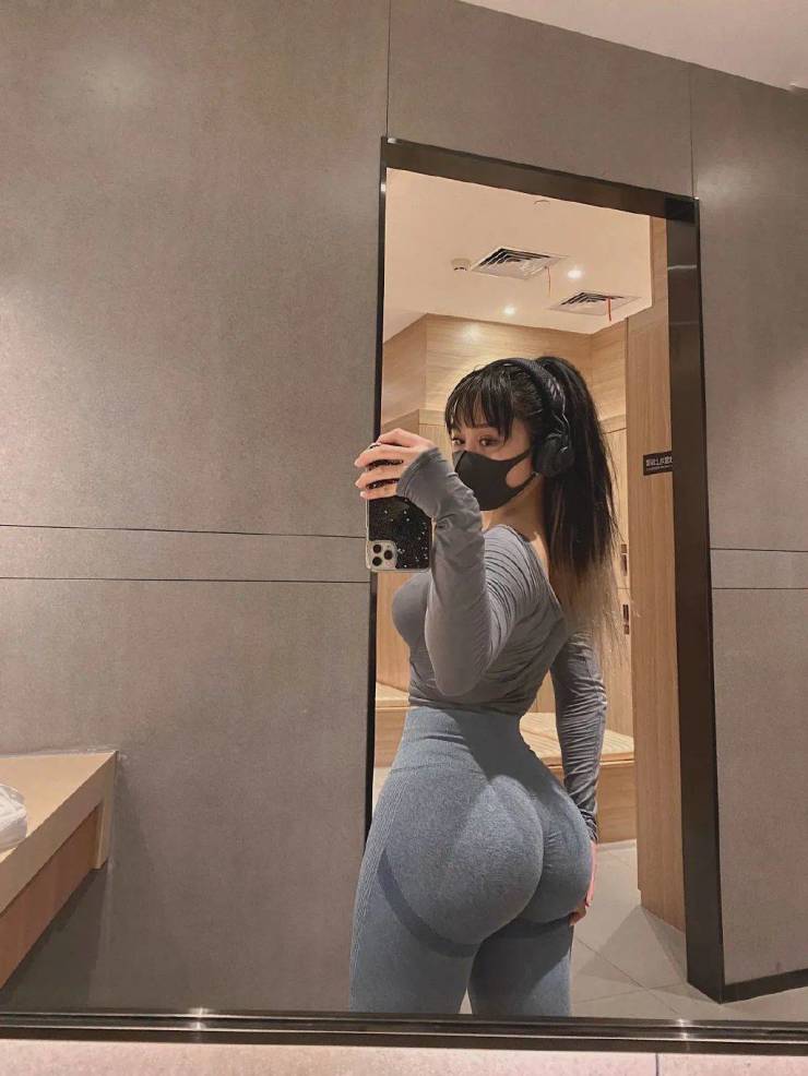 Yoga Pants Season Has Arrived!