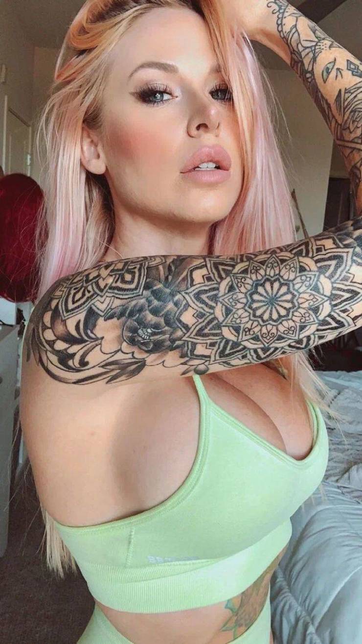 Need Some Sideboobs?