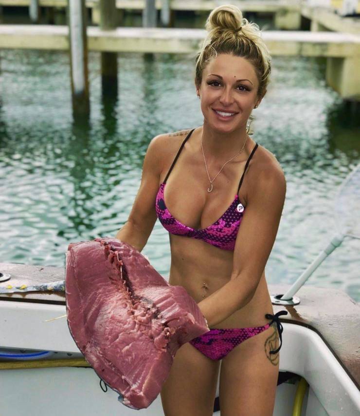 These Fishergirls Are Reeling In Hot!