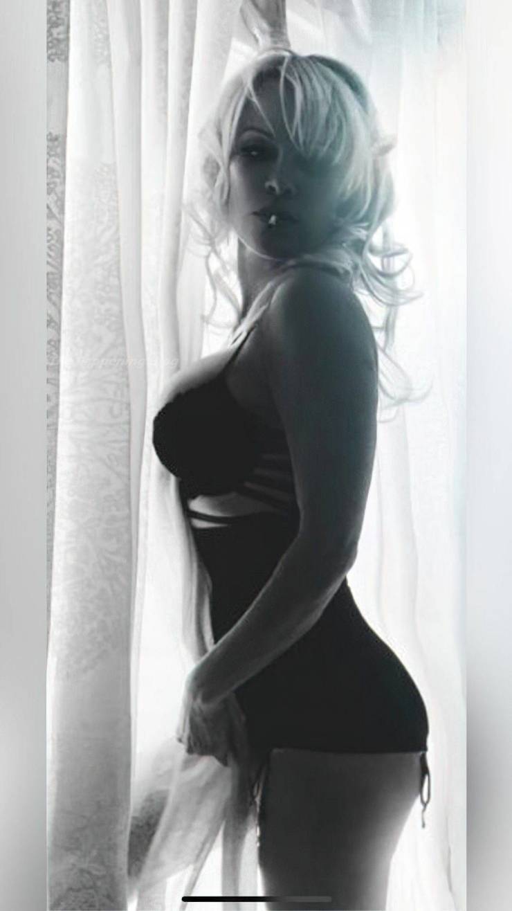 Pamela Anderson’s New Hot Photoshoot