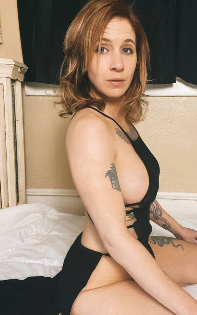 Look, Aren’t Those Side Boobs?