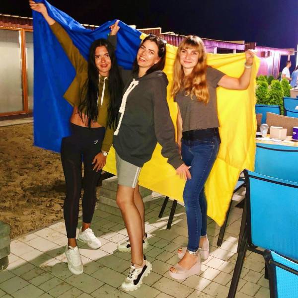 “EURO 2020” Has Some Beautiful Fans!