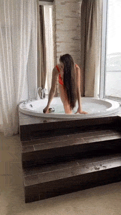 hottie fails are even more spectacular 29 gifs 2.html - 1 HD GIF | Premium Gallery 2021