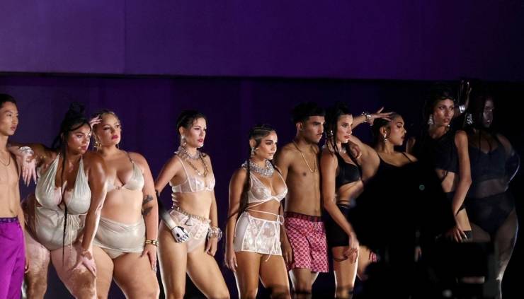 Vanessa Hudgens At Rihanna’s “Savage X Fenty” Show