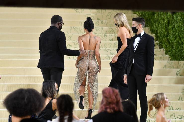 Zoe Kravitz In A Revealing Outfit