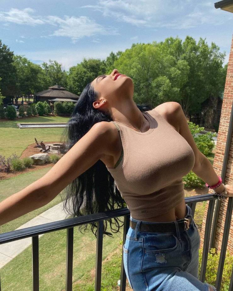 Hey, What Are You Looking At?!