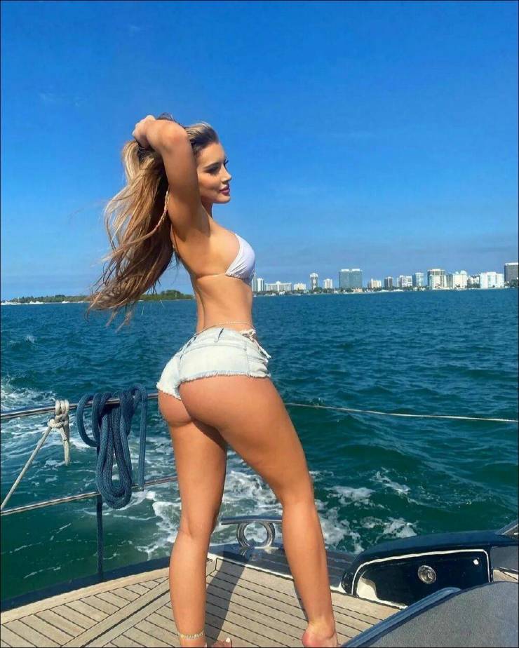 A Booty-full Collection Of Girls