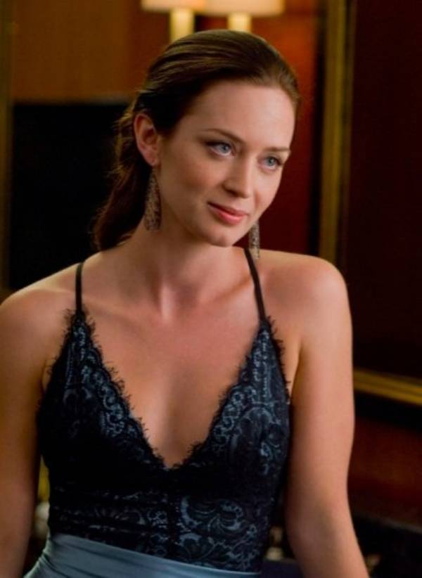 Hollywood’s Hottest Brunettes!