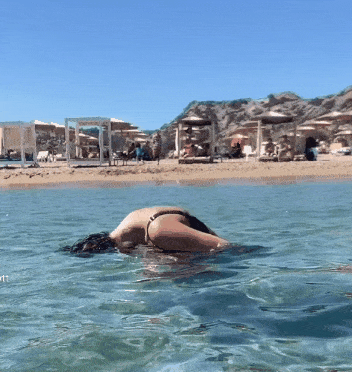 water girls looks great 33 gifs 2.html - 1 HD GIF | Premium Gallery 2021