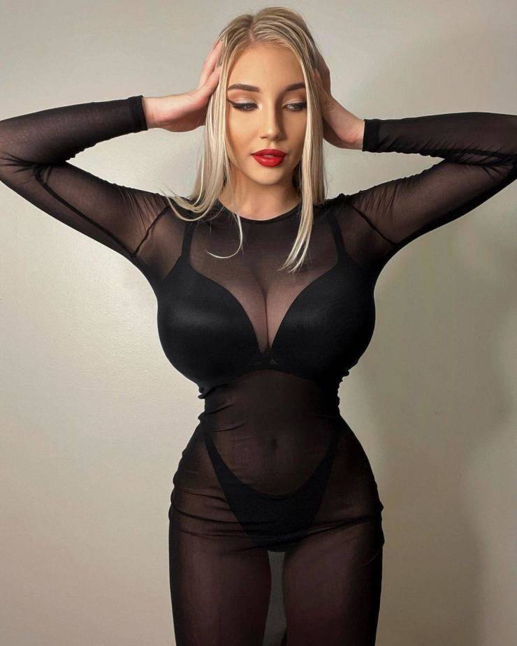 What’s Sexier? Fishnets Or Mesh?