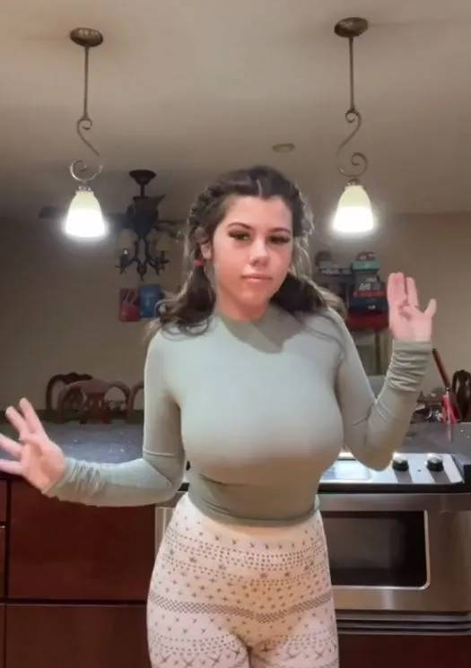 “Childface” Blogger Actually Is A 21-Year-Old With Huge Breasts