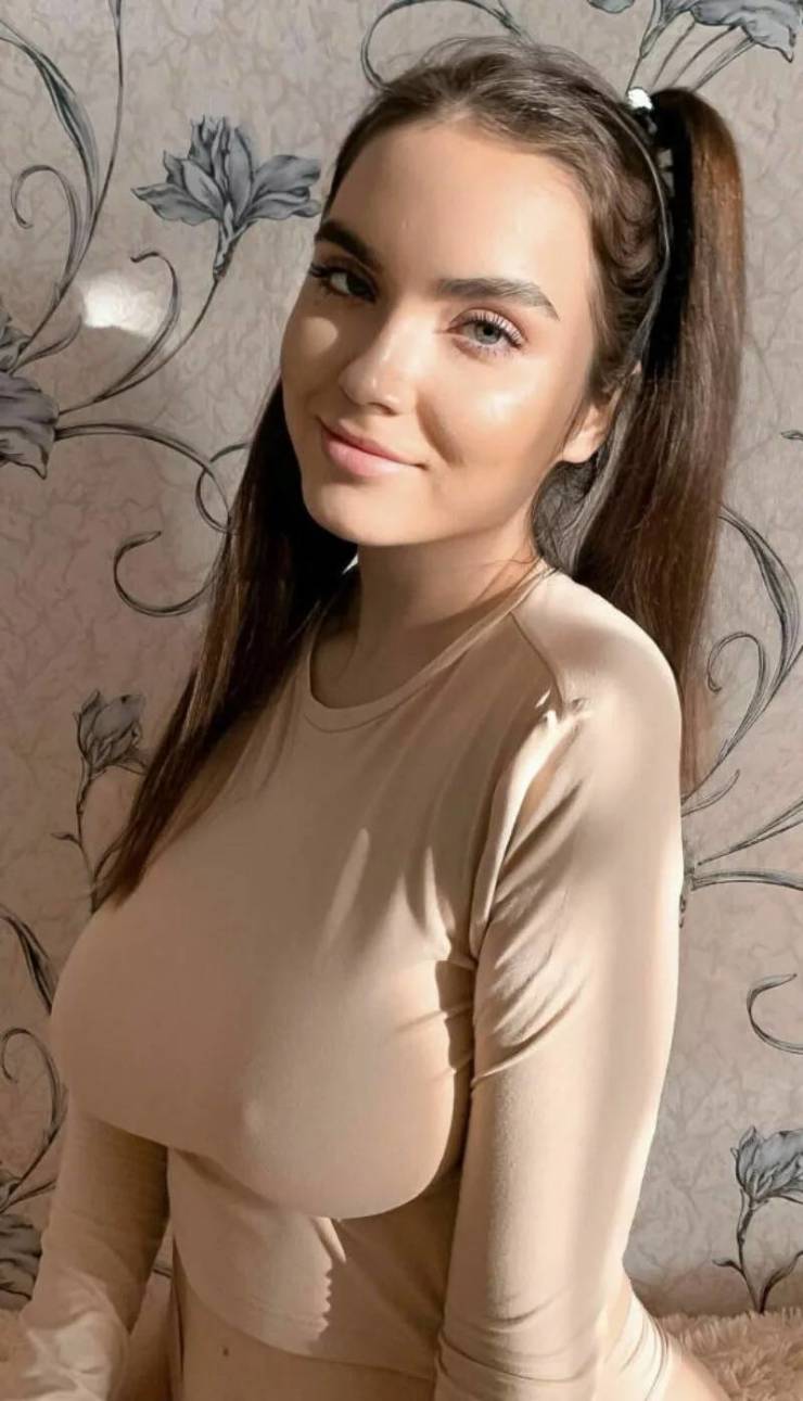 You Can’t Miss These Boobs!