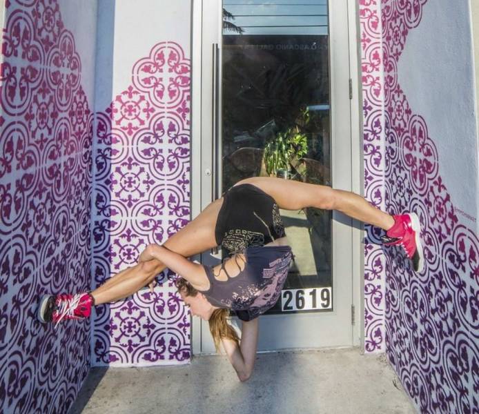 These Girls Are Pretty Flexible!