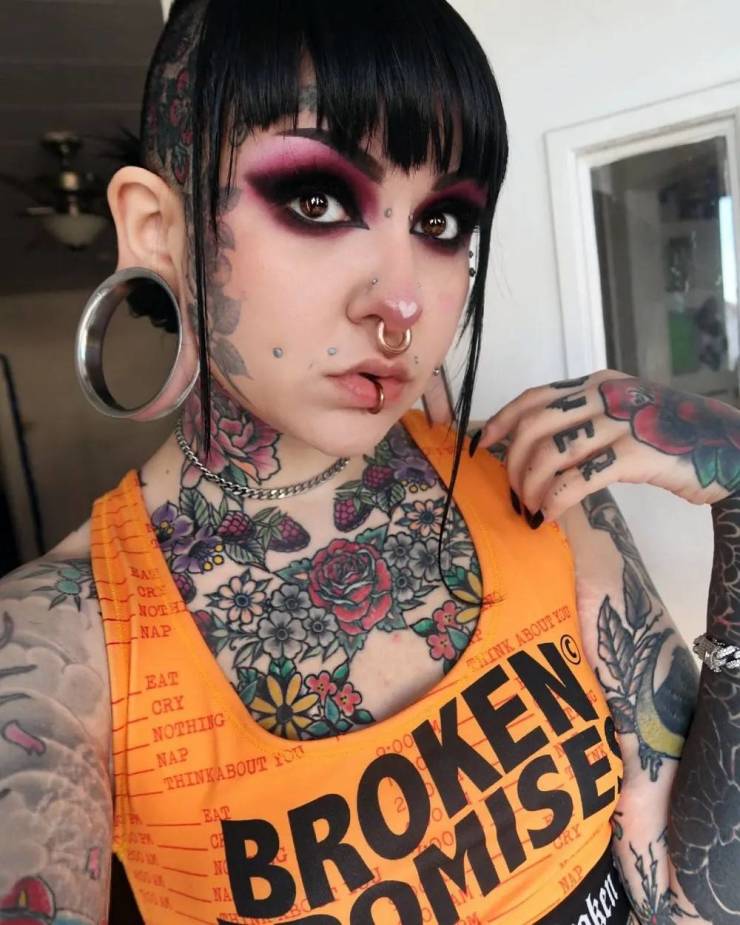 American Girl Dreams About World’s Biggest Earlobes