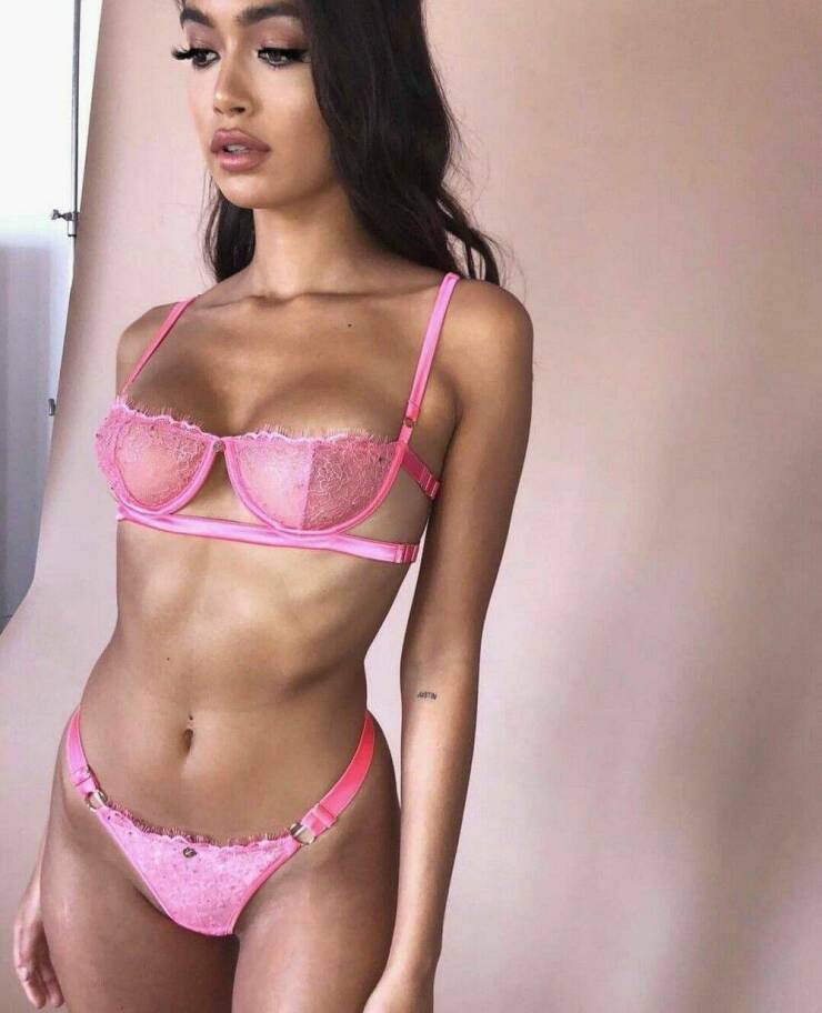 Girls In Sexy Lingerie