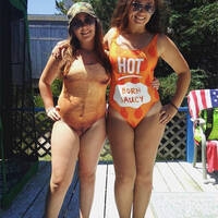 a restaurant where the waitresses wear lingerie 18 pics.html - 18 HD Photos | Premium Gallery 2016