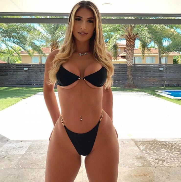 INSANE Hip:Waist Ratios!