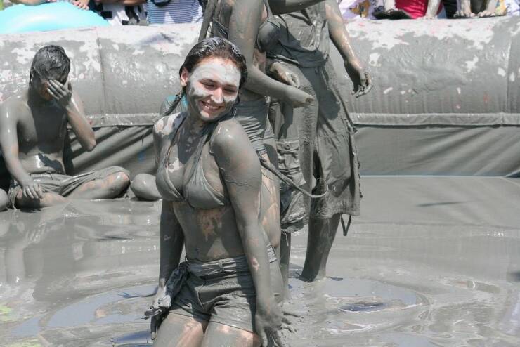 Look At These Dirty Girls!