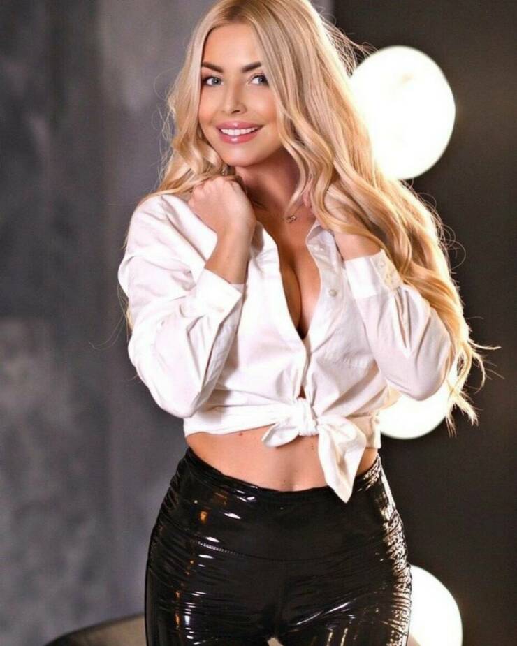 What’s Better? Latex Or Leather?