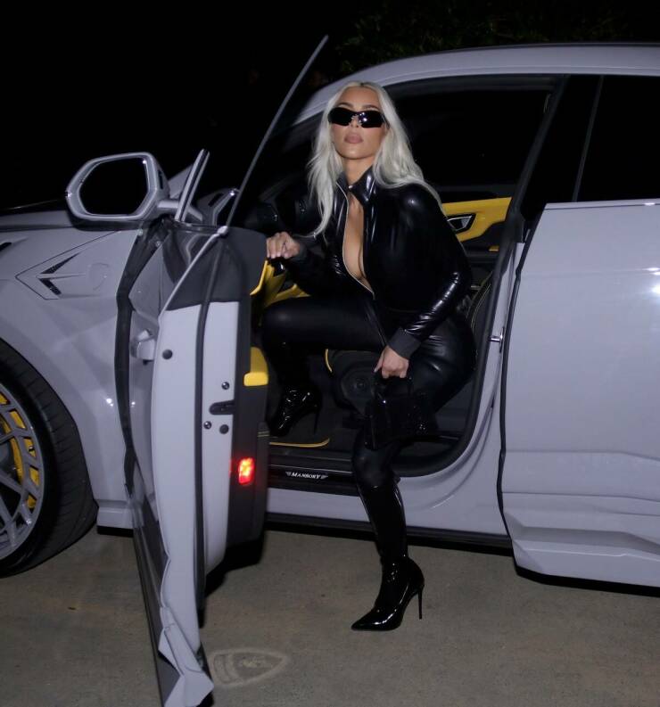 Kim Kardashian’s Tight Outfit