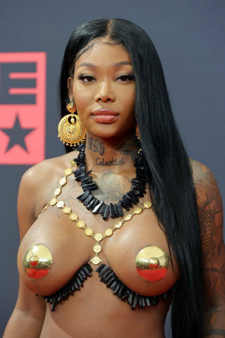 Summer Walker In Pasties At The 2022 BET Awards!