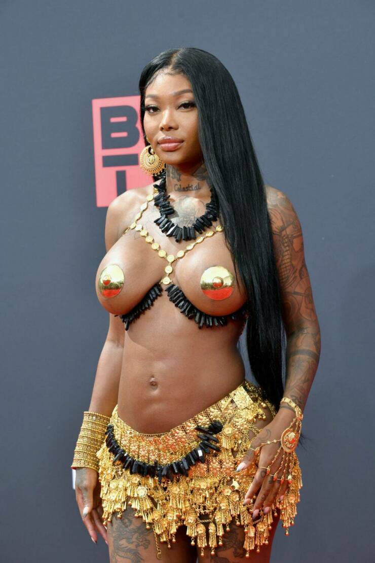 Summer Walker In Pasties At The 2022 BET Awards!