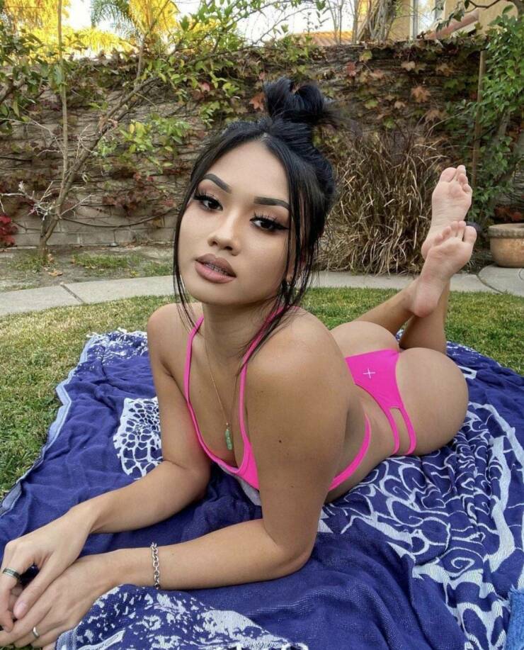 Woah, Is That Butts Over Backs?!