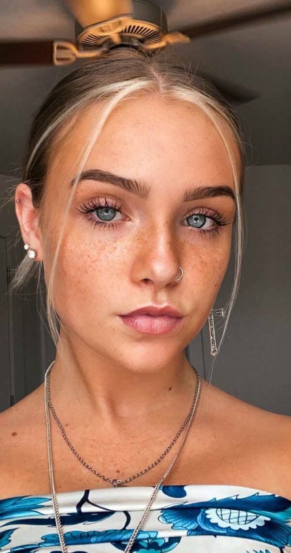 Girls Who Were Kissed By The Sun