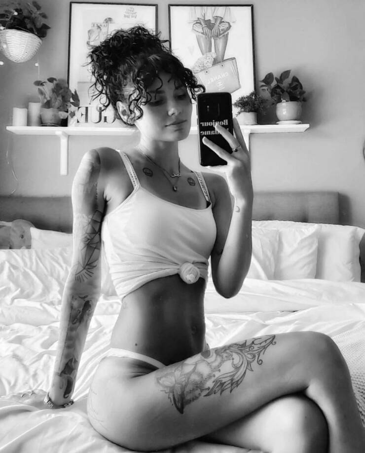 behind the mirror 50 pics 3.html - 50 HD Photos | Premium Gallery 2022