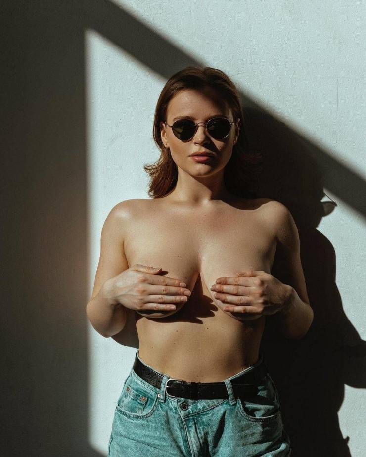 hands where we can see them 42 pics 17.html - 42 HD Photos | Premium Gallery 2022