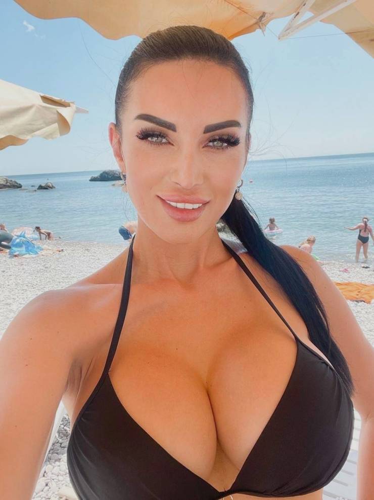 how are their tops still holding 47 pics 8.html - 47 HD Photos | Premium Gallery 2022