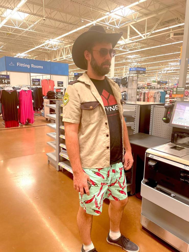 walmart is a wild place 44 pics 5.html - 44 HD Photos | Premium Gallery 2022